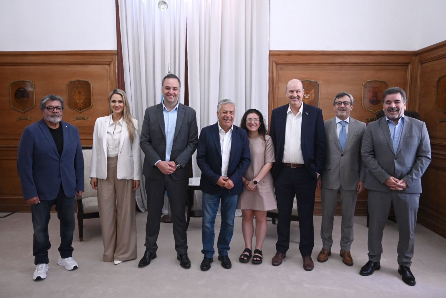 Integrantes de la mesa del Consejo de Mayo